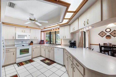 House in Lakeland, Florida 4 bedrooms, 242.94 sq.m. № 1808750 - photo 10