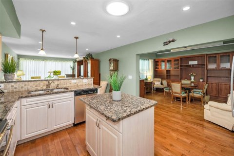 House in Largo, Florida 1 bedroom, 81.75 sq.m. № 1801414 - photo 17
