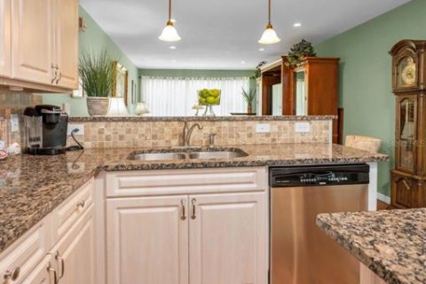 House in Largo, Florida 1 bedroom, 81.75 sq.m. № 1801414 - photo 16