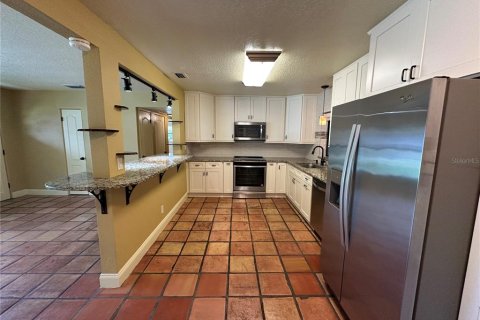 Снять в аренду виллу или дом в Винтер-Парк, Флорида 3 спальни, 107.02м2, № 1785582 - фото 2