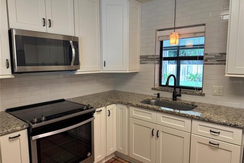 Снять в аренду виллу или дом в Винтер-Парк, Флорида 3 спальни, 107.02м2, № 1785582 - фото 3