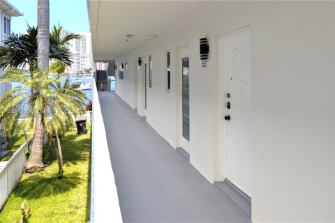 Condominio en alquiler en Hallandale Beach, Florida, 1 dormitorio, 67.82 m2 № 2086432 - foto 21