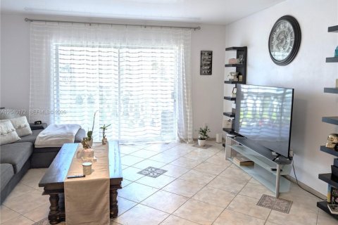 Condominio en alquiler en Hallandale Beach, Florida, 1 dormitorio, 67.82 m2 № 2086432 - foto 7
