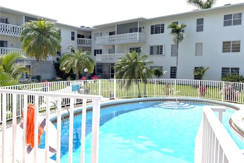 Condominio en alquiler en Hallandale Beach, Florida, 1 dormitorio, 67.82 m2 № 2086432 - foto 20