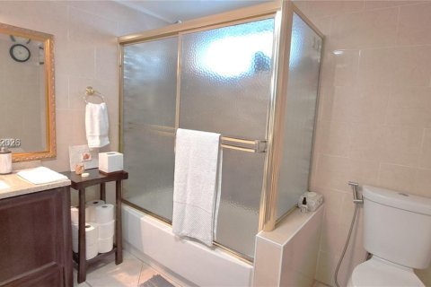 Condominio en alquiler en Hallandale Beach, Florida, 1 dormitorio, 67.82 m2 № 2086432 - foto 9