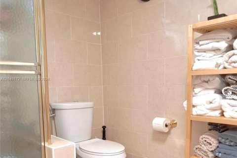 Condominio en alquiler en Hallandale Beach, Florida, 1 dormitorio, 67.82 m2 № 2086432 - foto 10