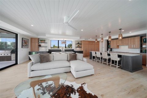 House in Sarasota, Florida 5 bedrooms, 389.35 sq.m. № 2226024 - photo 17