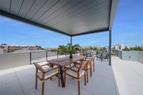 House in Sarasota, Florida 5 bedrooms, 389.35 sq.m. № 2226024 - photo 6