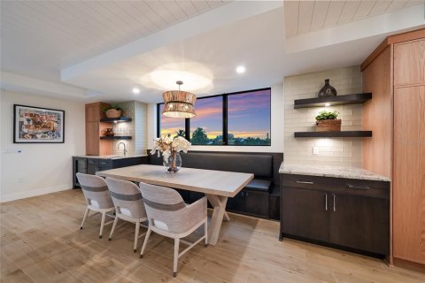 House in Sarasota, Florida 5 bedrooms, 389.35 sq.m. № 2226024 - photo 20