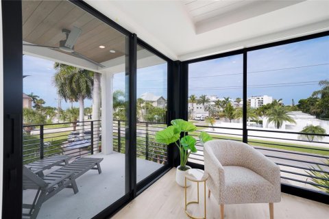 House in Sarasota, Florida 5 bedrooms, 389.35 sq.m. № 2226024 - photo 25