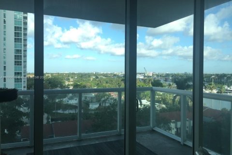 Condo in Miami, Florida, 1 bedroom  № 1953554 - photo 3