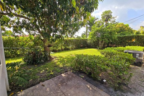 House in North Miami Beach, Florida 3 bedrooms, 128.76 sq.m. № 1948165 - photo 3