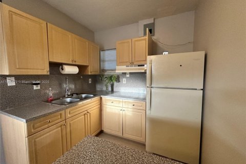 Снять в аренду коммерческую недвижимость в Хайалиа, Флорида 1 спальня, 37.16м2, № 1963255 - фото 4