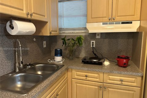 Снять в аренду коммерческую недвижимость в Хайалиа, Флорида 1 спальня, 37.16м2, № 1963255 - фото 5