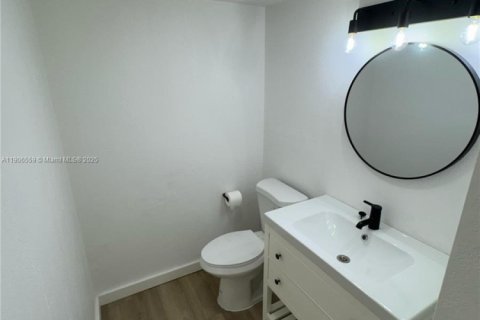 Adosado en venta en South Miami, Florida, 3 dormitorios, 90.12 m2 № 1957107 - foto 8