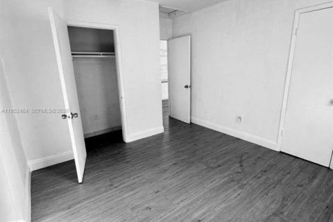 Villa ou maison à louer à Miami, Floride: 2 chambres, 162.39 m2 № 2006681 - photo 7