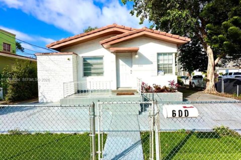 Villa ou maison à Miami, Floride 2 chambres, 162.39 m2 № 2006681