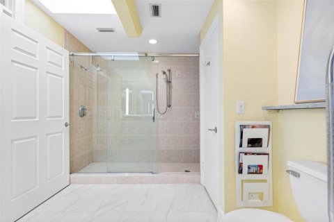 Condo in Belleair Bluffs, Florida, 4 bedrooms  № 2275728 - photo 21