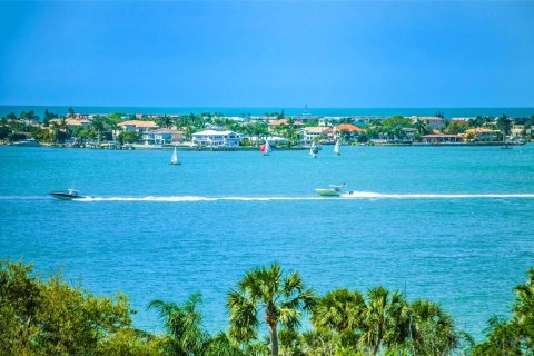 Condo à Belleair Bluffs, Floride, 4 chambres  № 2275728