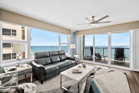 Condo in Daytona Beach Shores, Florida, 3 bedrooms  № 2227026 - photo 7