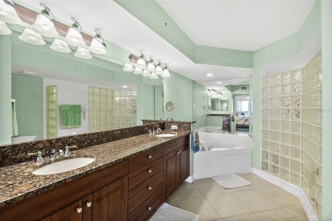Condo in Daytona Beach Shores, Florida, 3 bedrooms  № 2227026 - photo 24
