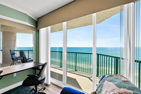 Condo in Daytona Beach Shores, Florida, 3 bedrooms  № 2227026 - photo 22