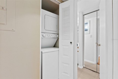 Copropriété à vendre à Port Charlotte, Floride: 1 chambre, 64.01 m2 № 2217480 - photo 16