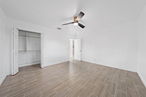 Villa ou maison à vendre à West Palm Beach, Floride: 3 chambres, 111.85 m2 № 2417893 - photo 16