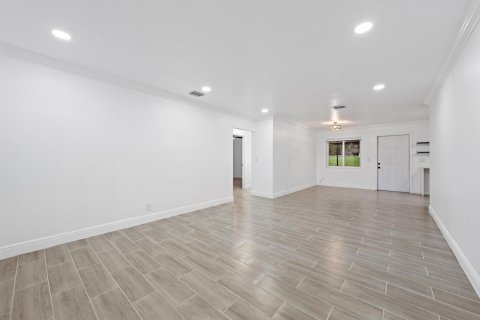 Villa ou maison à vendre à West Palm Beach, Floride: 3 chambres, 111.85 m2 № 2417893 - photo 8