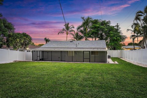Villa ou maison à vendre à West Palm Beach, Floride: 3 chambres, 111.85 m2 № 2417893 - photo 29
