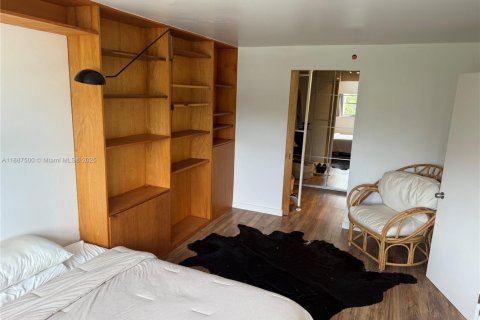 Condo in Miami Beach, Florida, 1 bedroom  № 1941849 - photo 21
