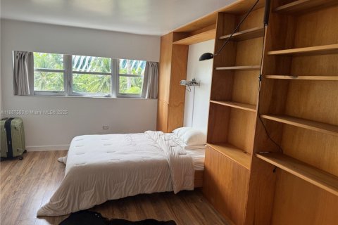 Condo in Miami Beach, Florida, 1 bedroom  № 1941849 - photo 20