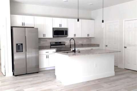 House in Ocala, Florida 4 bedrooms, 163.97 sq.m. № 1526645 - photo 5