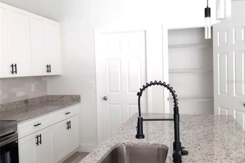 House in Ocala, Florida 4 bedrooms, 163.97 sq.m. № 1526645 - photo 6