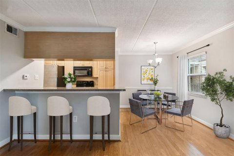 Condominio en venta en Tampa, Florida, 1 dormitorio, 72.09 m2 № 1253677 - foto 11