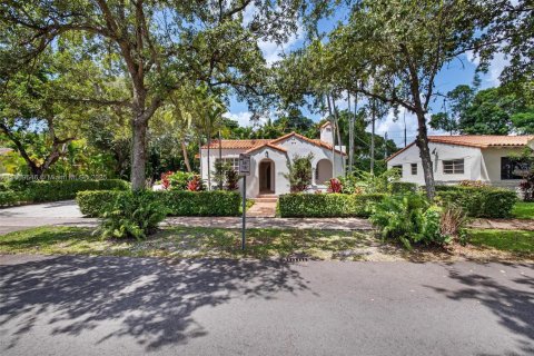 House in Coral Gables, Florida 3 bedrooms, 140.19 sq.m. № 1925346 - photo 7