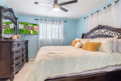 Casa en venta en Tamarac, Florida, 2 dormitorios, 122.45 m2 № 1921736 - foto 20