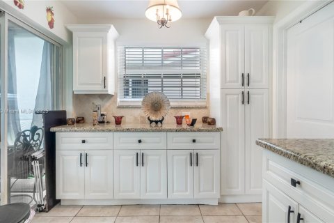 Casa en venta en Tamarac, Florida, 2 dormitorios, 122.45 m2 № 1921736 - foto 12