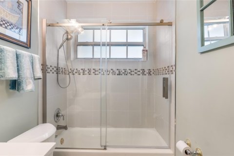 Casa en venta en Tamarac, Florida, 2 dormitorios, 122.45 m2 № 1921736 - foto 22