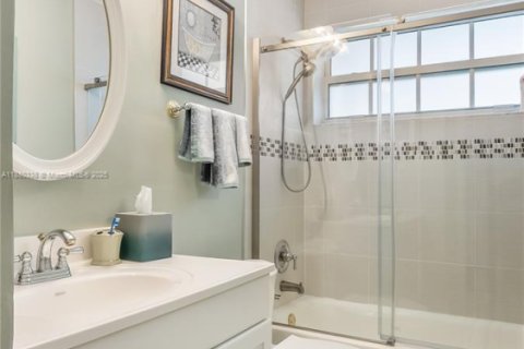 Casa en venta en Tamarac, Florida, 2 dormitorios, 122.45 m2 № 1921736 - foto 23