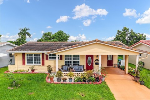 Casa en venta en Tamarac, Florida, 2 dormitorios, 122.45 m2 № 1921736 - foto 2