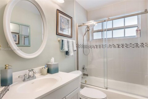 Casa en venta en Tamarac, Florida, 2 dormitorios, 122.45 m2 № 1921736 - foto 21