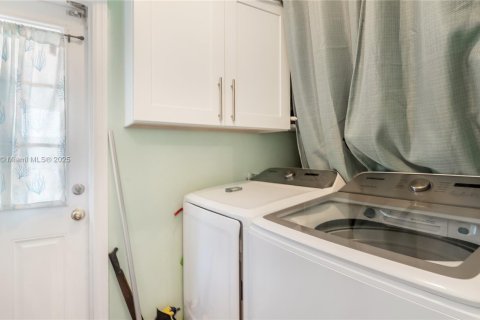 Casa en venta en Tamarac, Florida, 2 dormitorios, 122.45 m2 № 1921736 - foto 29