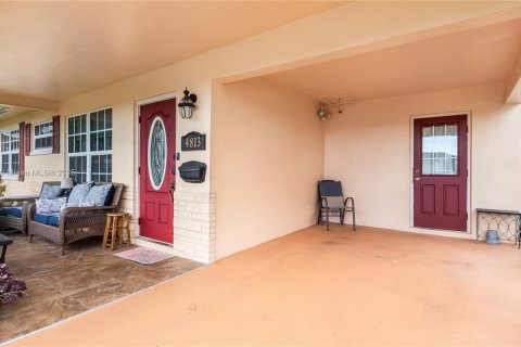 Casa en venta en Tamarac, Florida, 2 dormitorios, 122.45 m2 № 1921736 - foto 4