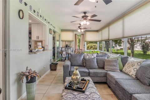 Casa en venta en Tamarac, Florida, 2 dormitorios, 122.45 m2 № 1921736 - foto 15