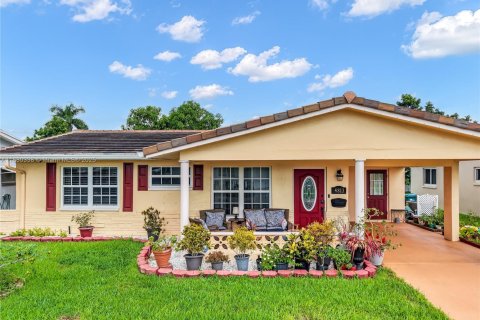 Casa en venta en Tamarac, Florida, 2 dormitorios, 122.45 m2 № 1921736 - foto 3