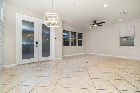 House in Winter Garden, Florida 4 bedrooms, 181.53 sq.m. № 1803939 - photo 8