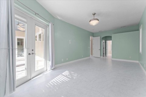House in Saint Petersburg, Florida 4 bedrooms № 2088655 - photo 30