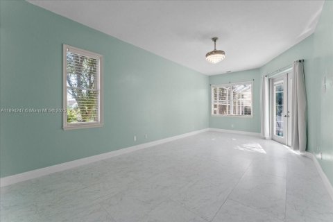 House in Saint Petersburg, Florida 4 bedrooms № 2088655 - photo 29