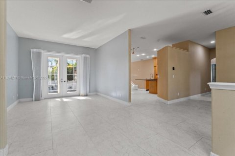 House in Saint Petersburg, Florida 4 bedrooms № 2088655 - photo 17